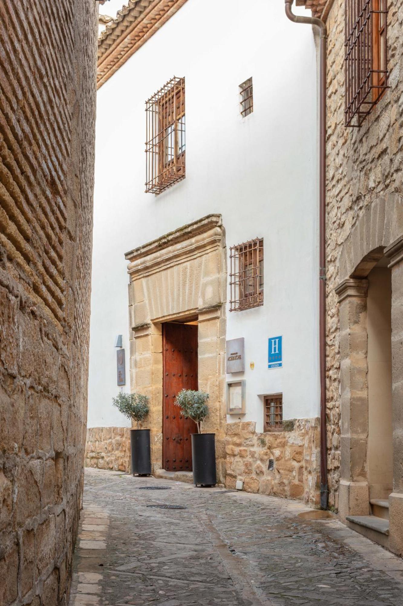 Hotel Puerta De La Luna Baeza Exterior photo